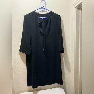 Trina Turk black 3/4 sleeve tie neck shift dress size 6